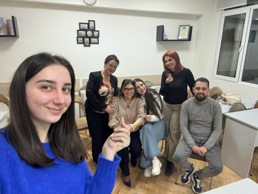 photo_5280687248946957827_y