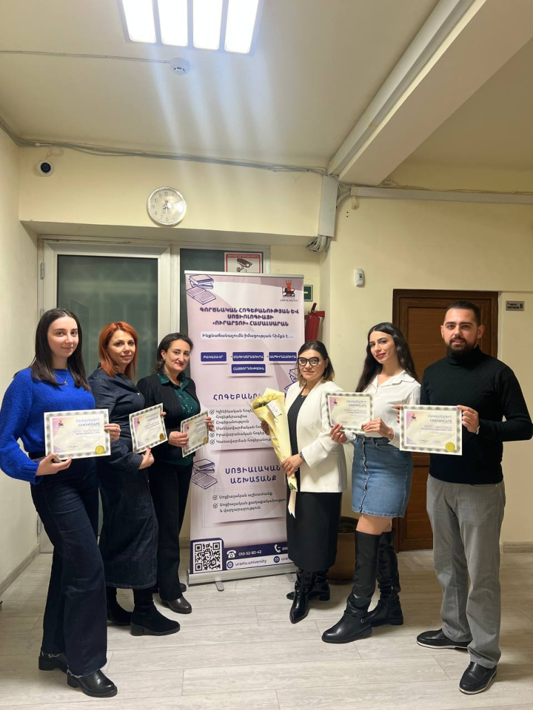 photo_5294089316437003596_y