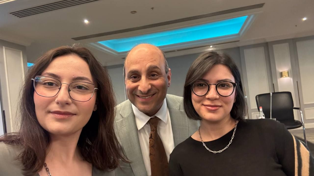 photo_5357223763730179278_y