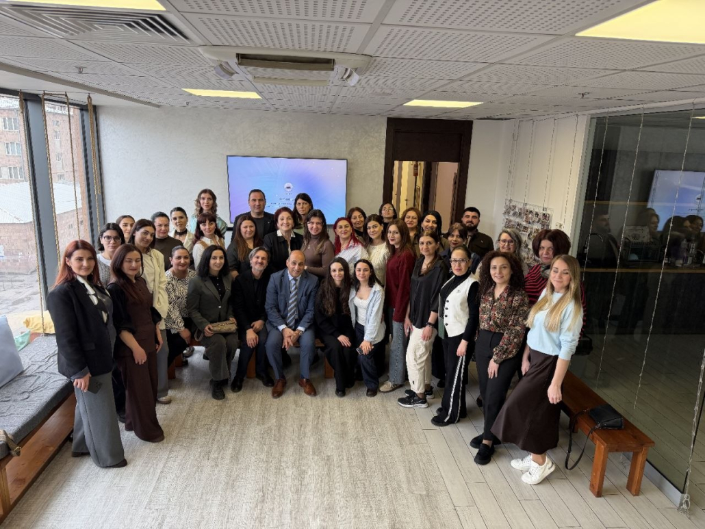 photo_5357223763730179281_y